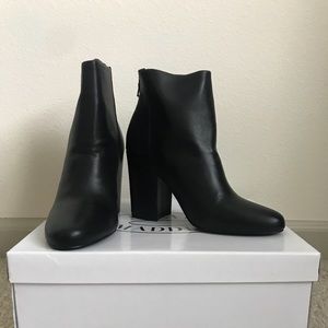 Steve Madden Star Booties - Black